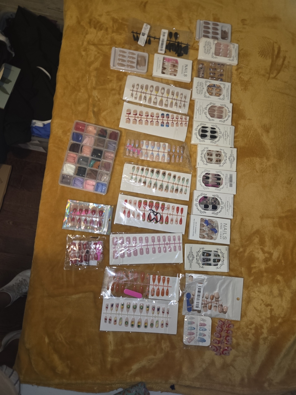 Assorted Press-On Nail Set - Multi-Color